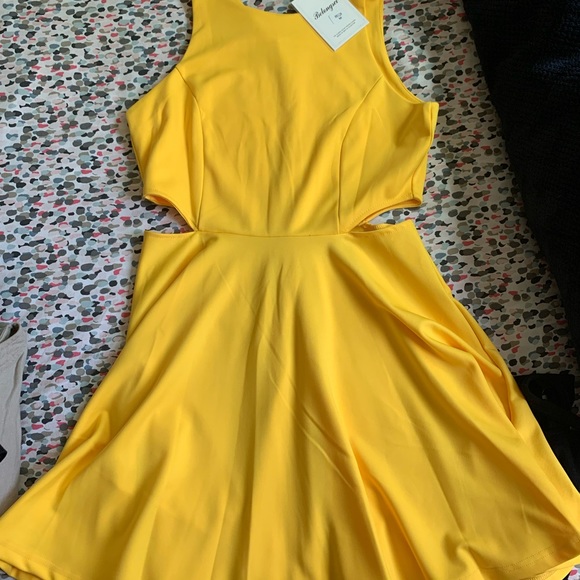 Yellow never used - Picture 1 of 2